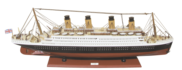 Schiffsmodell der legend&auml;ren Titanic Holz L 80 cm H 29 cm